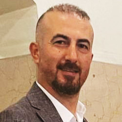 niyazi-bilir alt="contact-person-paper-box"